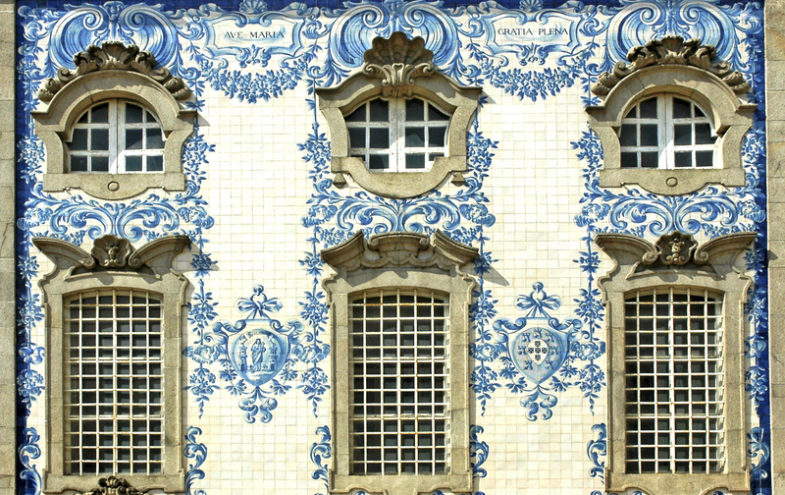 Fassade mit Putz und Farbe