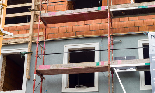 Altbau: Mängel erkennen und praktisch sanieren