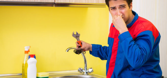 Stinkender Abfluss: Diese 9 Tipps sorgen für einen frischen Duft!