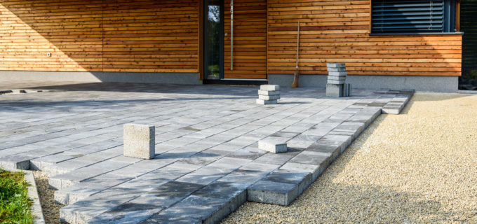 Gartenplatten verlegen – Kosten und Tipps