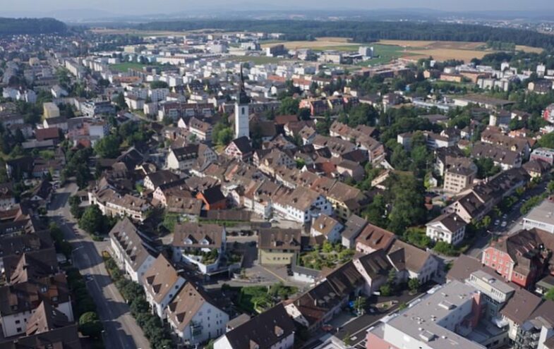 Luftaufnahme der Gemeinde Bülach.
