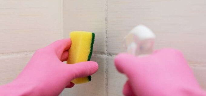 Schimmel im Badezimmer entfernen – die besten Methoden