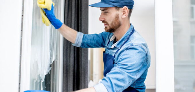 Bevor Sie Fenster putzen lassen: Beachten Sie diese Tipps