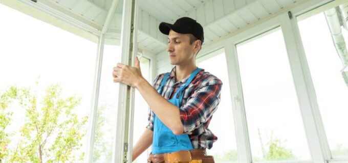 Bevor Sie Balkonverglasung einbauen lassen: Beachten Sie diese Tipps