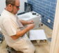 Welcher Handwerker repariert Toiletten