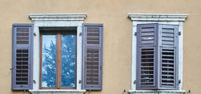 Fensterläden restaurieren: Kosten & Preise in der Schweiz